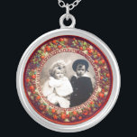 FRUKTER, FOTOMALL AV FRETINFRUKTER, RENAISSANCE SILVERPLÄTERAT HALSBAND<br><div class="desc">Elegant, klassisk, vibrerande Renaissance bra konst, mästerverk från Bottega della Robbia ( Florens - Italien ) på ljusröd, fuchsia, grönt, lila, rosa, violett färg .</div>
