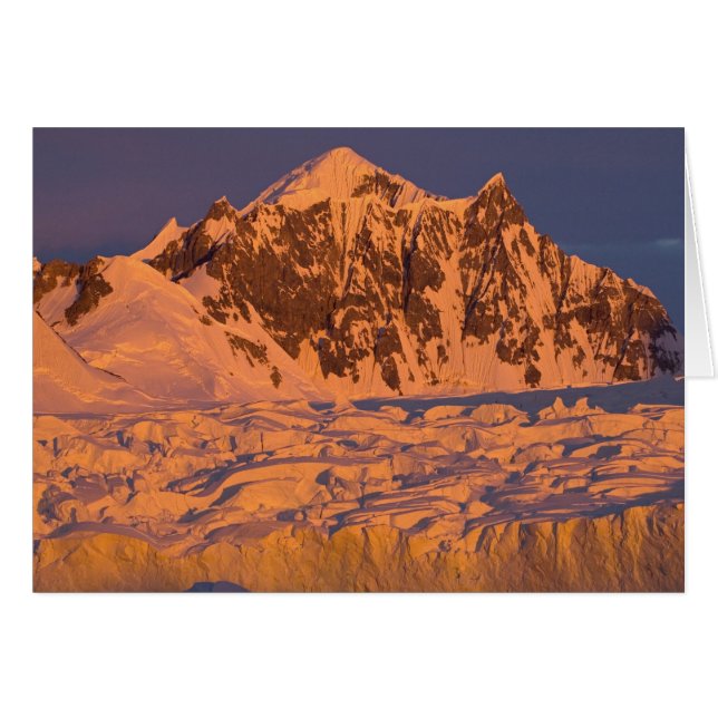frusen glacial bergslandskap längs hälsningskort (Framsidan Horizontal)