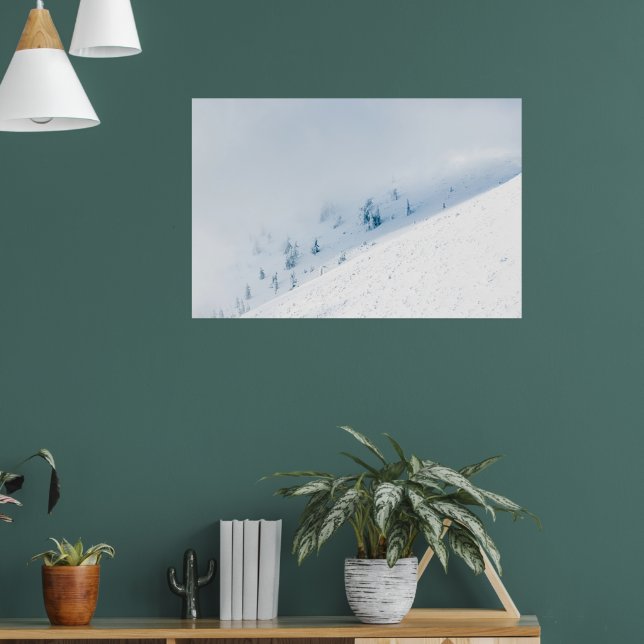 Frusna träd sol och moln i bergen poster (Vardagsrum 1)