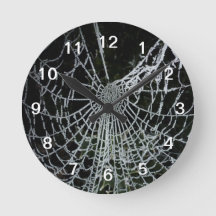 Fryst Cobweb Clock