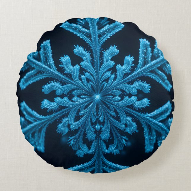 Fryst elegans: Intricate Blue Snowflake Design Rund Kudde (Framsidan)