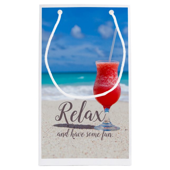 Fryst Jordgubbs Daiquiri på blå himmel sandstrand (Baksidan)