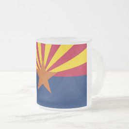 Fryst litet glas mugg med flagga av Arizona, USA