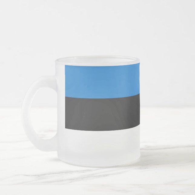Fryst litet glas mugg med flagga Estland (Vänster)