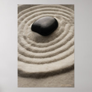 Fryst trädgård med pebble-detaljer på rökt sand poster