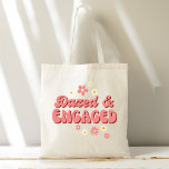 Frystorkad och engagerad daisy-bachelorette tygkasse<br><div class="desc">Blygåvor från daisy av häckdjur,  stoftbildare från rosa retro-daisy av bakteriotterna Bachelorette från helg ger välkomna gåvor till påsen</div>