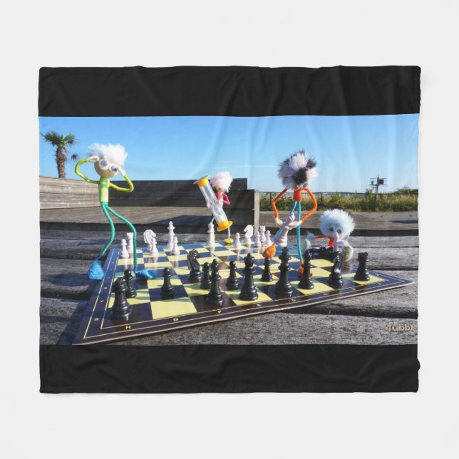 Fubby die schaakspel spelen. fleecefilt (Framsidan (Horisontell))