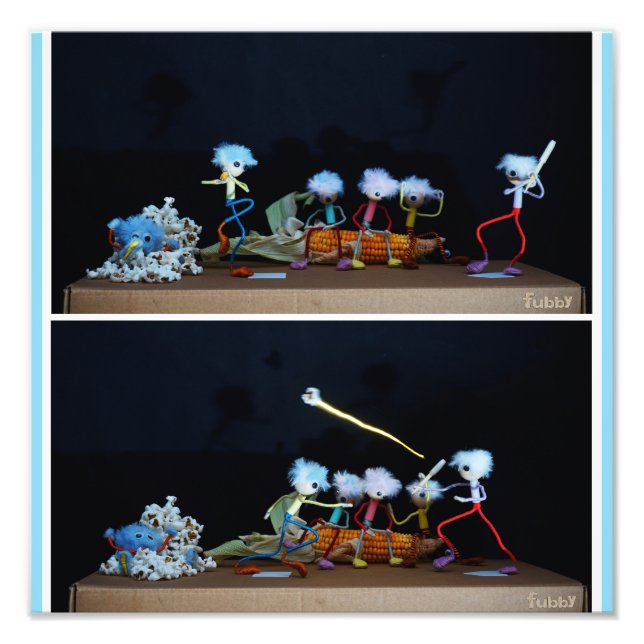 Fubby die slagbal spelen met mais/popcorn. fototryck (Framsidan)