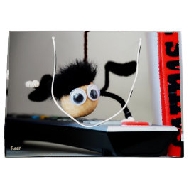 Fubby hangend als de scene van Tom Cruise.