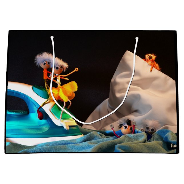 Fubby in de iconische Fimscene van de Titanic. (Framsidan)