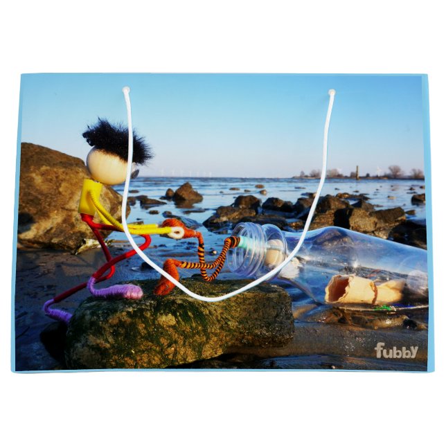 Fubby met flessenpost aan de kust. (Framsidan)