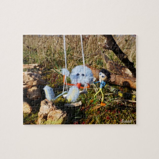 Fubby monster op de schommel. pussel (Horisontell)