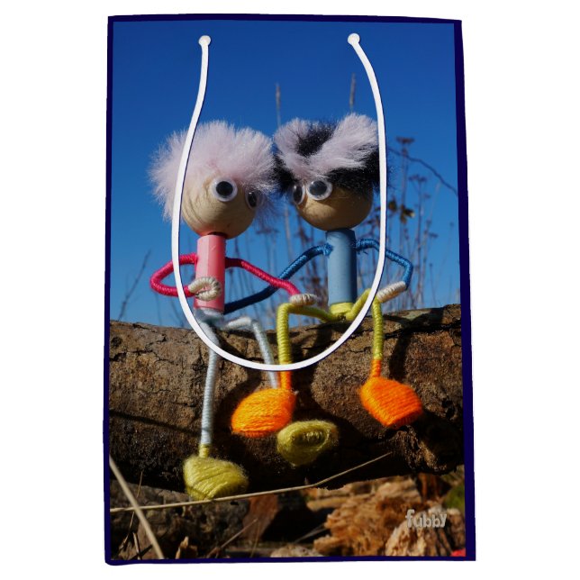 Fubby paartje dat romantisch verliefd zitten. (Framsidan)