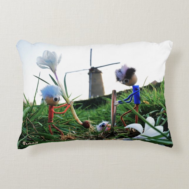 Fubby's bij een molen planten een krokus bol. prydnadskudde (Framsidan)