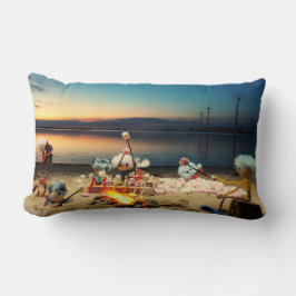 Fubby's bij kampvuur met marchmello's. lumbarkudde