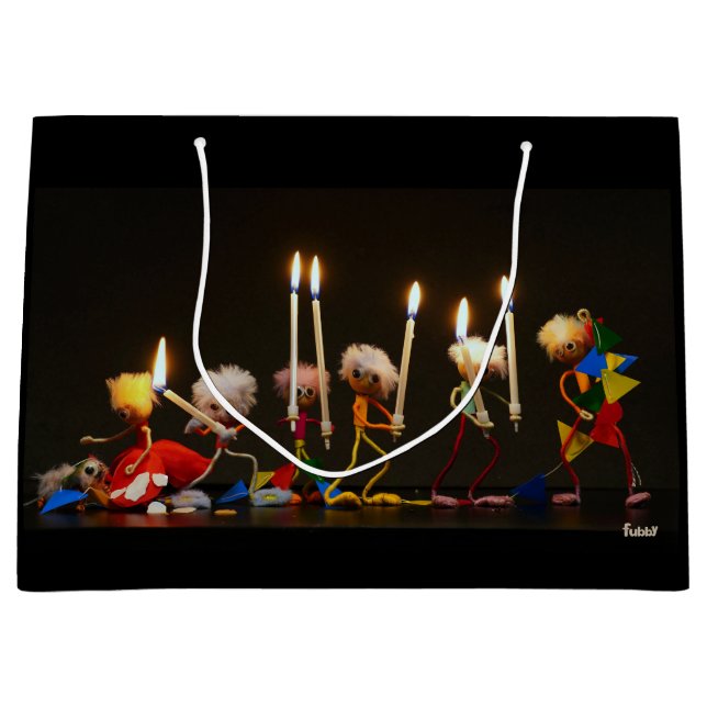 Fubby's die feestelijk met kaarsjes lopen, grappig (Framsidan)