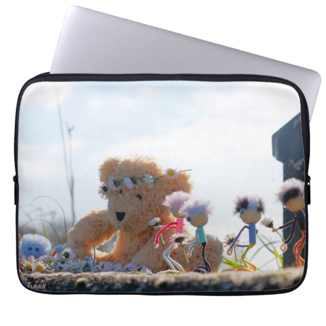 Fubby's die madeliefjes naar een Beer brengen. Laptop Fodral (Framsidan)