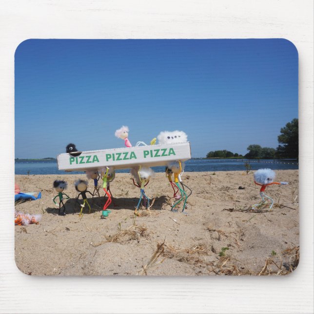 Fubby's die op het strand een pizza stelen. musmatta (Framsidan)