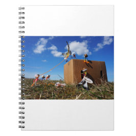 Fubby's die spelen met veren en vliegen. anteckningsbok