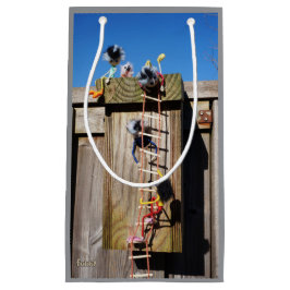 Fubby's in vogelhuisje met touwladder.