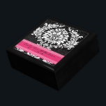 Fuchsia Black and White Damask bröllopsdag Smyckeskrin<br><div class="desc">Anpassningsbar Designer-Smyckeskrin för bröllop Black Lacquer Personlig Designer eller Elegant för minneslåda Unik julklapp eller Valentines day-gåvor på årsdagen för Bröllop</div>
