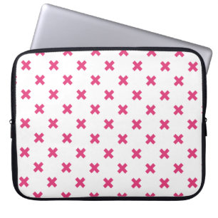 Fuchsia kor stygn på vita laptop fodral