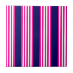 Fuchsia och vit fem rand mönster med blå färg kakelplatta