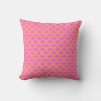 Fuchsia Polka dots - Dekorativ kudde