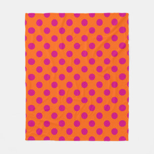 Fuchsia polka dots på orange fleecefilt