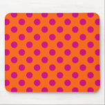 Fuchsia polka dots på orange musmatta<br><div class="desc">Fuchsia polka dots på orange</div>