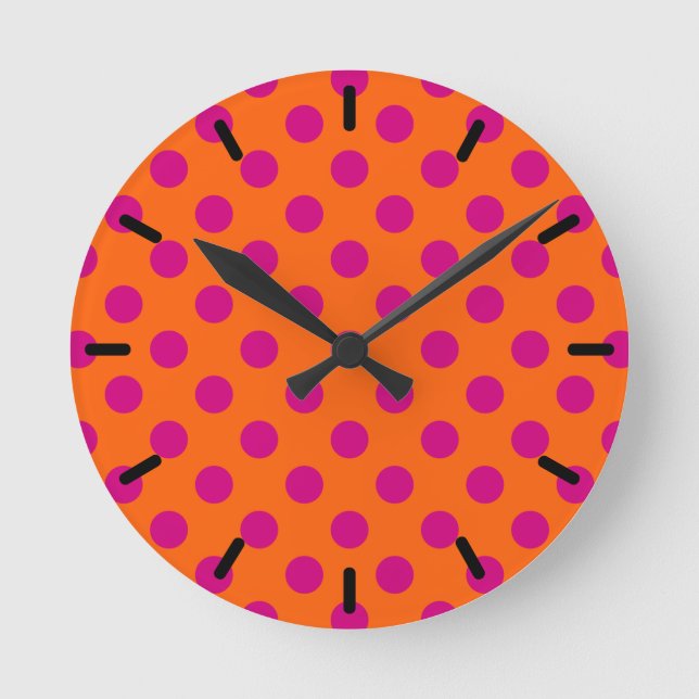 Fuchsia polka dots på orange rund klocka (Framsida)
