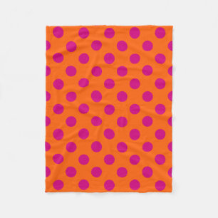 Fuchsia prickar på orange fleecefilt