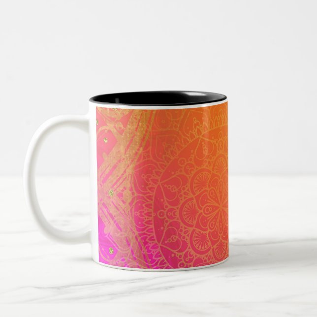 Fuchsia Rosa Orange & Guld indisk Mandala Glam Två-Tonad Mugg (Vänster)