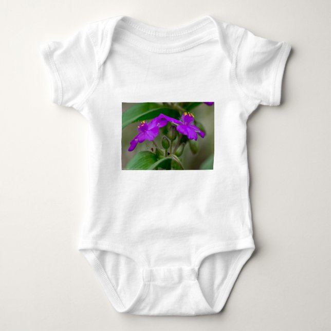 Fuchsia Spiderwort Twillingars Wildblomskorge Tee Shirt (Framsida)