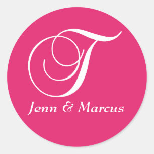 Fuchsia White Monogram T Namn Bröllop Sticker Runt Klistermärke