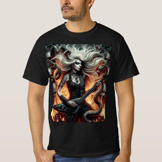 Fuego y Metal: La Guitarrista del Infierno T Shirt (Framsida)