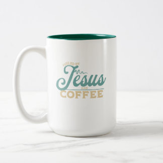 Fuelad av Jesus och Coffee Christian Design Två-Tonad Mugg