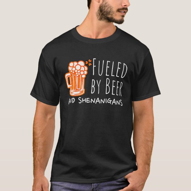 Fueled By Beer And Shenanigans Irish Shamrock St P T Shirt (Framsida)