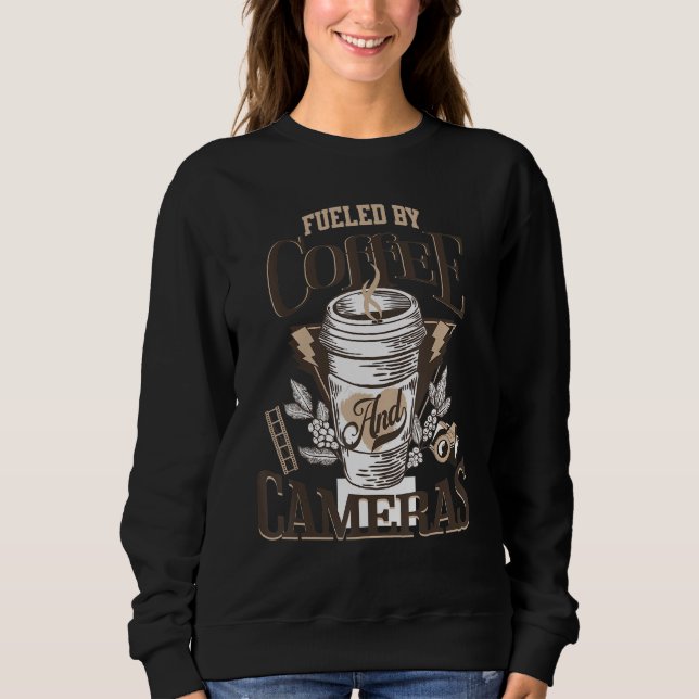 Fueled By Coffee & Cameras  Coffee  Photographer T Shirt (Framsida)