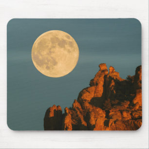 Full Moon Basalt Cliffs Smith Sten State Park Musmatta