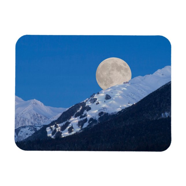 Full Moon over Alyeska Ski Resort, Alaska Magnet (Horisontell)