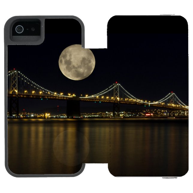 Full Moon över Bay Bridge Incipio iPhone Wallet Skal (Folio Öppen)