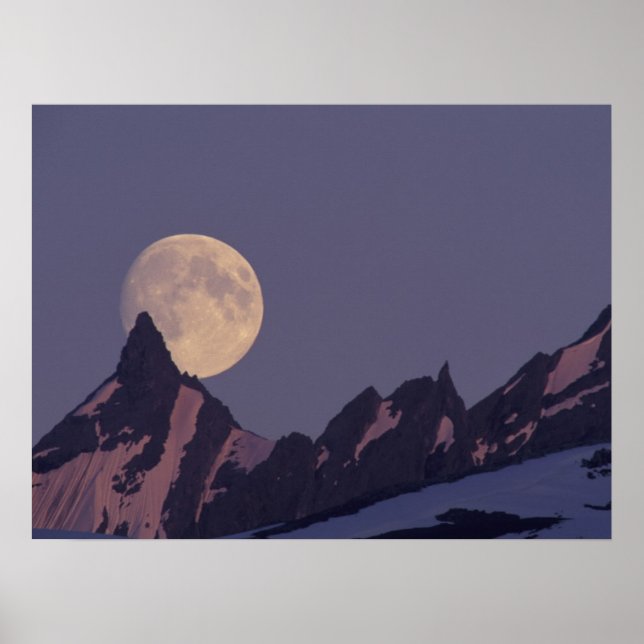Full Moon Rises | Chugachbergen Alaska Poster (Framsidan)