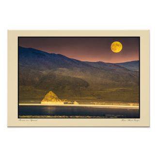 Full Moon Stiga upp över Pyramid Fototryck