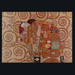 Fullgörande av Gustav Klimt, Vintage Art nouveau<br><div class="desc">Fulfillment,  The Embrace (1909) av Gustav Klimt är en vintage Victorian ERA Symbolism bra art kärlek och romantik porträtt som har ett ungt par kramar på sig att kyssa.
Om konstnären:
Gustav Klimt (1862-1918) var en österrikisk symbolmålare och en av de mest framträdande medlemmarna i rörelsen Wien Art nouveau.</div>