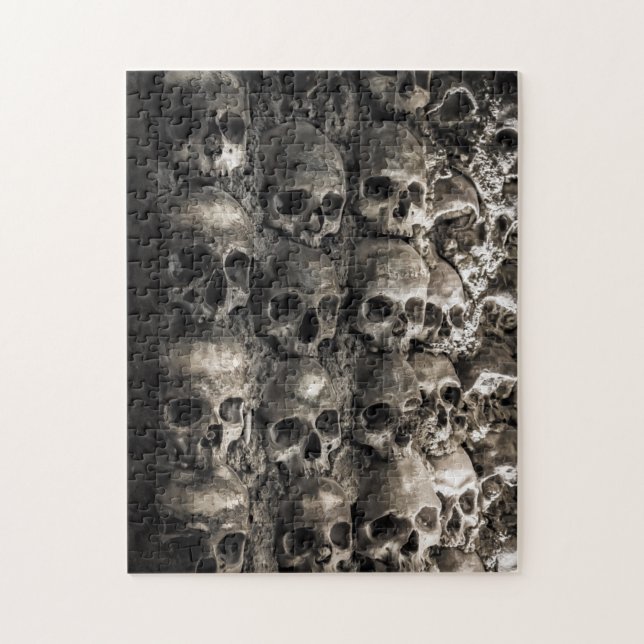 Fullt av Döskallar och ben i benchapel Pussel (Vertikal)