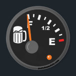 FULLT BEER-TANK MAGNET<br><div class="desc">Har du klarat av din TANK? Du kan köpa den här designen till bäran som en skjorta,  knapp eller hatt. Du kan köpa det som magnet för kylen eller ett klistermärke som sätter på din bil eller den berusade killen vid party.</div>