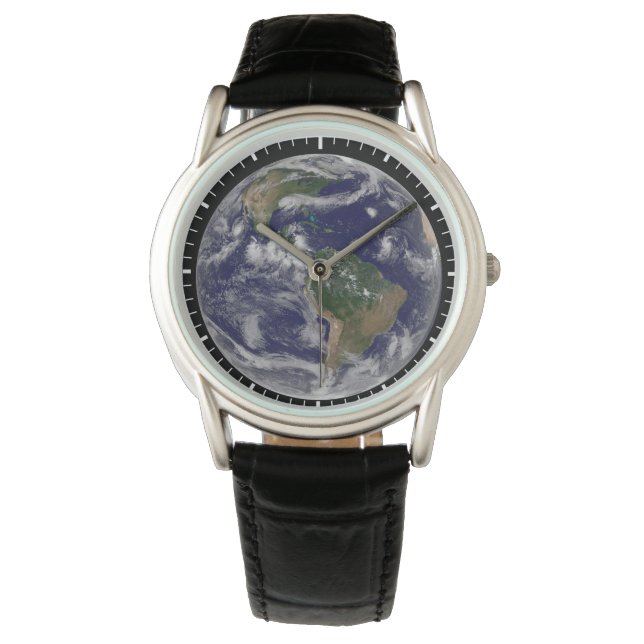 Fullt Earth med olika tropiska stormsystem. Armbandsur (Framsida)