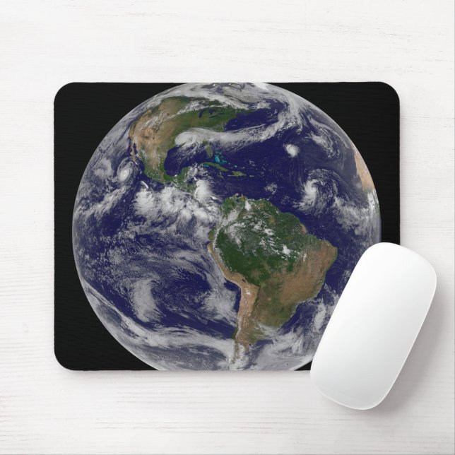 Fullt Earth med olika tropiska stormsystem. Musmatta (Med mus)