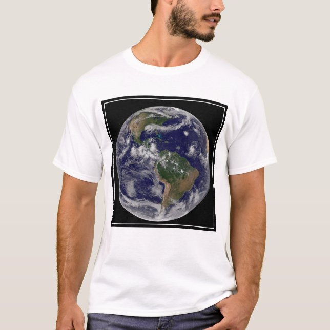 Fullt Earth med olika tropiska stormsystem. T Shirt (Framsida)
